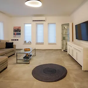 וילה רוני בריכה מחוממת Roni Heated Pool אילת